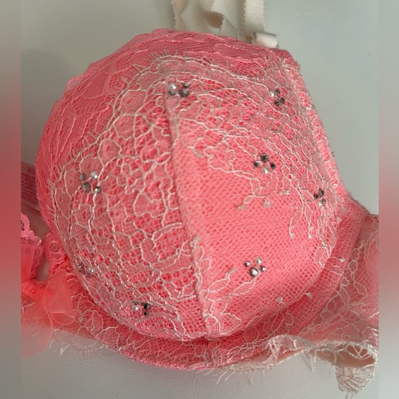 Victoria’s Secret Dreams Angels Padded Push up bra Holiday edition. 32b - Picture 3 of 7